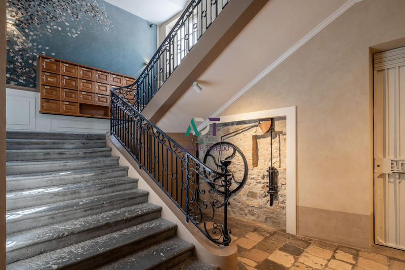 Appartement - 163 m² - 6 pièces