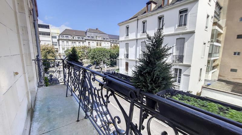 Appartement - 177 m² - 6 pièces