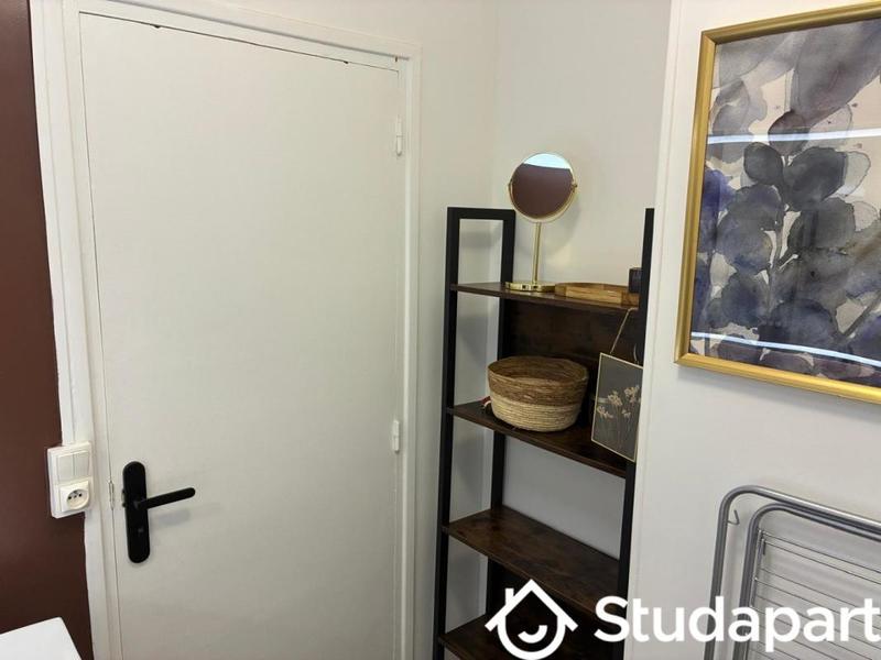 Chambre - 9 m² - 1 pièce