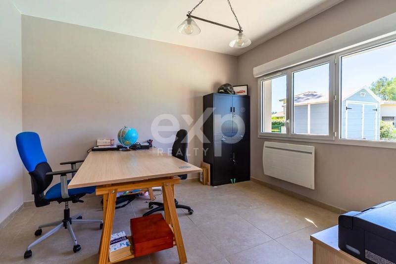 Maison - 180 m² - 8 pièces