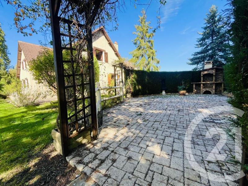 Maison - 216 m² - 7 pièces