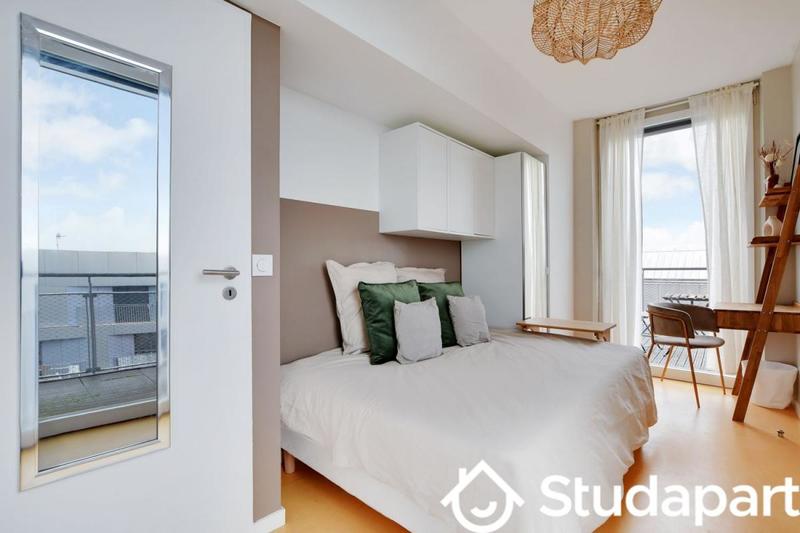 Chambre - 11 m² - 1 pièce