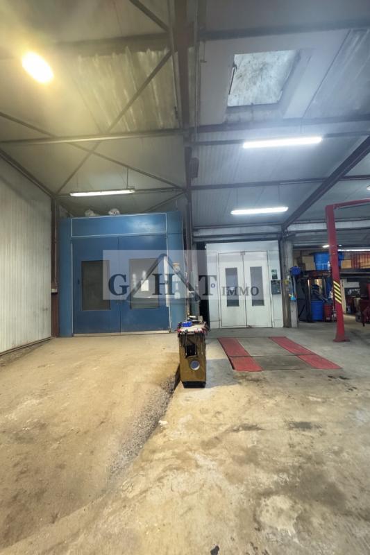 Entrepôt - 320 m²