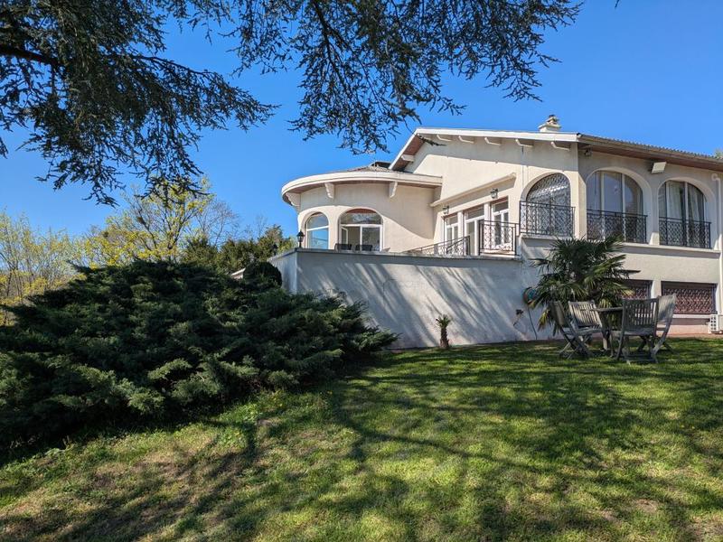 Maison - 343 m² - 7 pièces