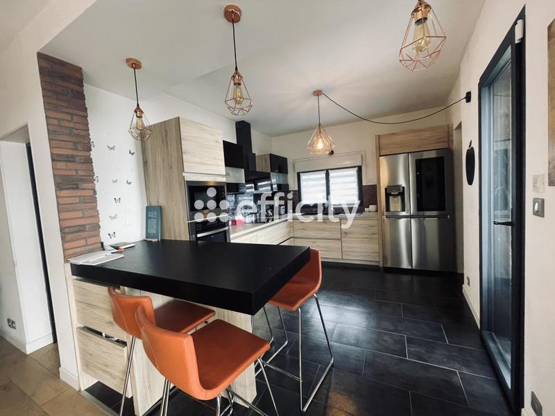 Demeure - 200 m² - 7 pièces