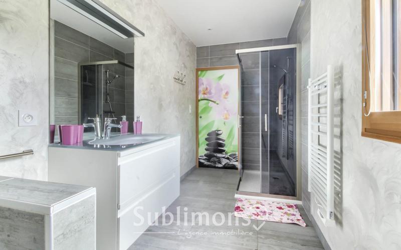 Maison contemporaine - 189 m² - 6 pièces