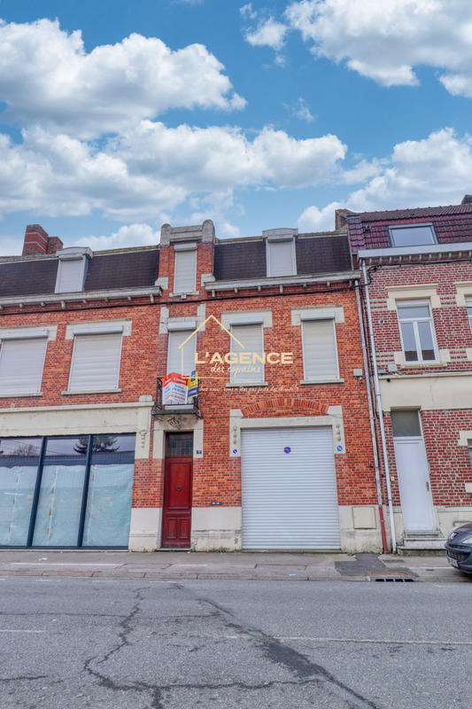 Maison - 290 m² - 8 pièces