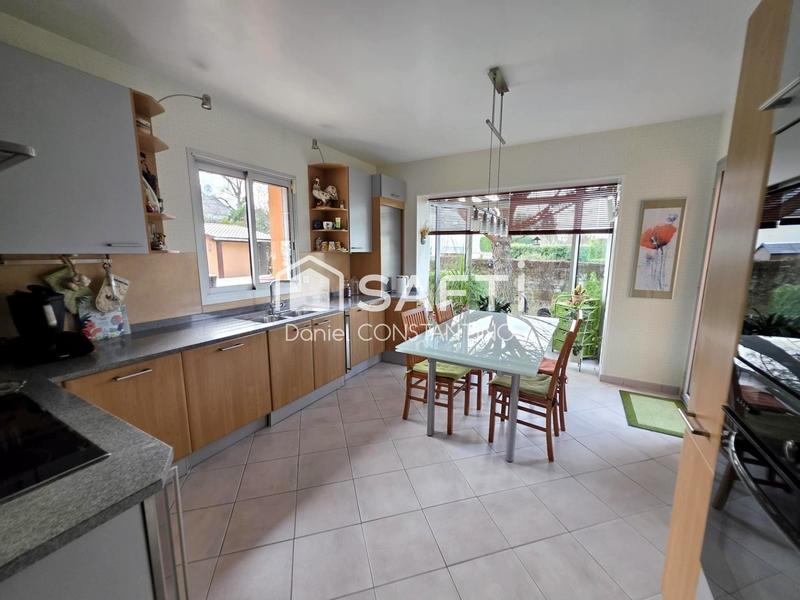 Maison - 200 m² - 8 pièces