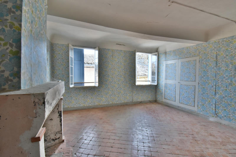 Maison de village - 250 m² - 8 pièces