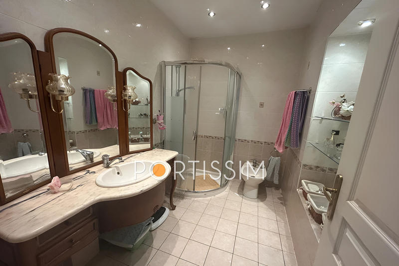 Appartement - 80 m² - 3 pièces