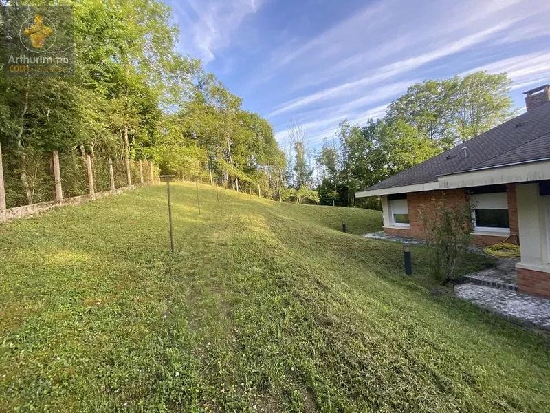 Maison - 240 m² - 6 pièces