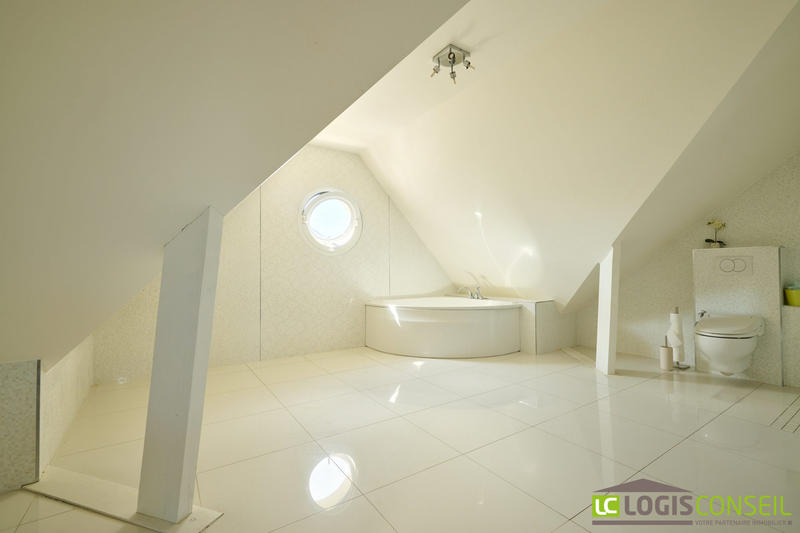 Maison contemporaine - 216 m² - 8 pièces