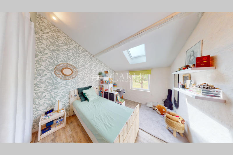 Propriété - 285 m² - 11 pièces