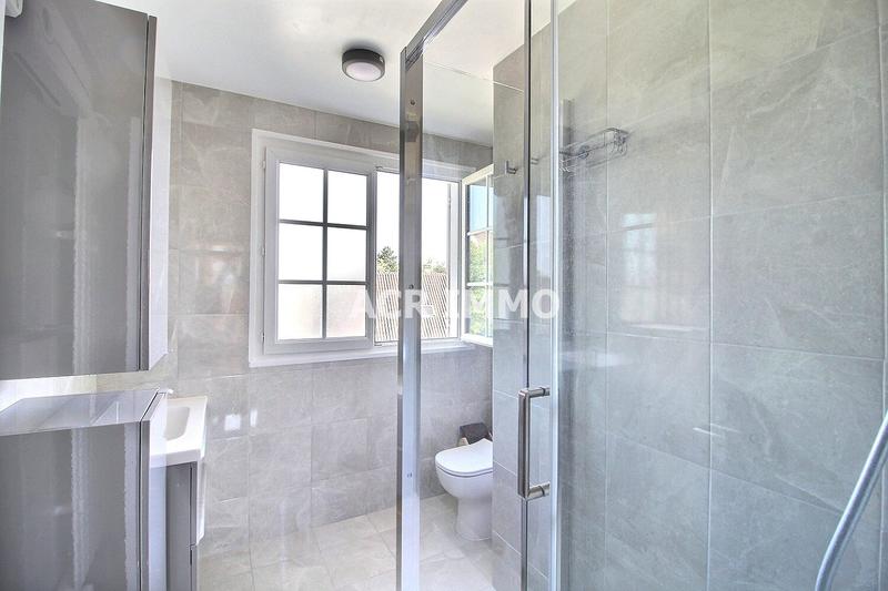 Maison - 96 m² - 5 pièces