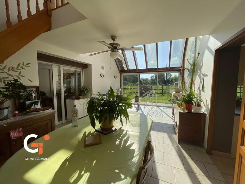 Maison - 220 m² - 8 pièces