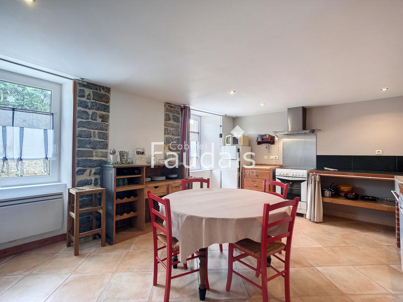 Maison - 104 m² - 5 pièces