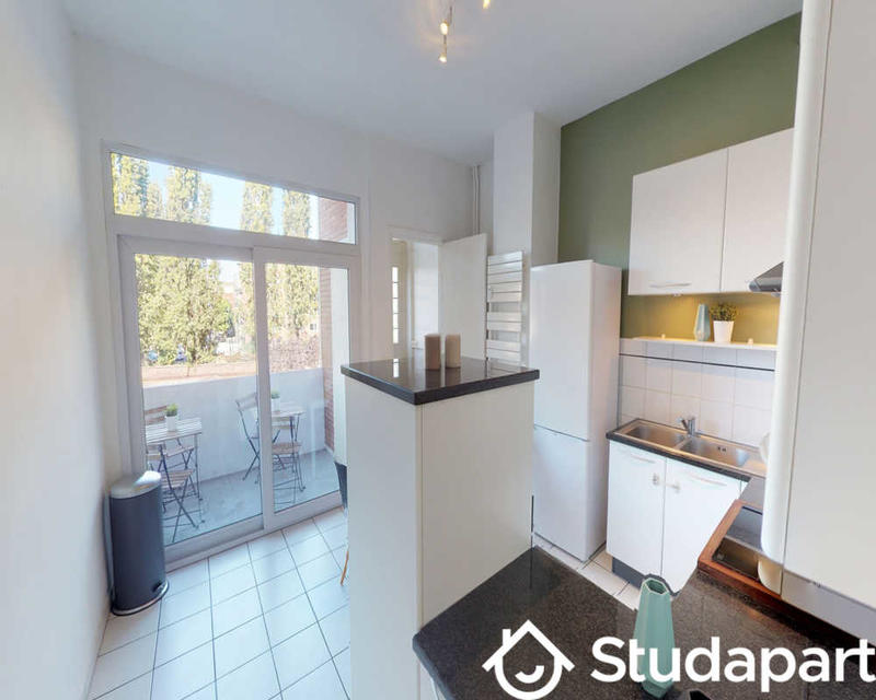 Chambre - 140 m² - 1 pièce