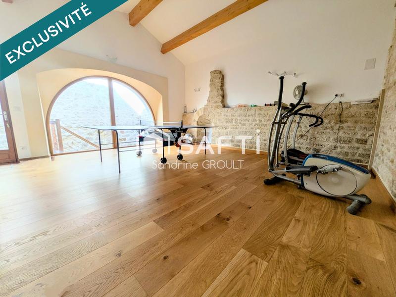 Maison - 230 m² - 10 pièces