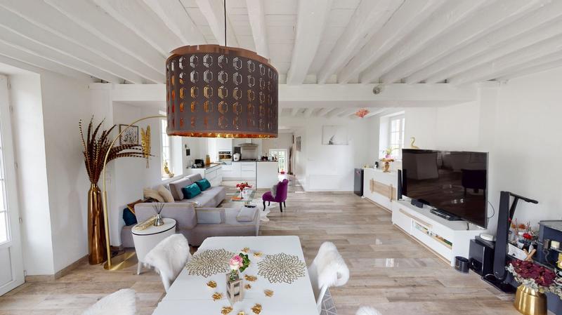 Maison - 345 m² - 12 pièces