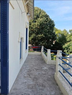 Maison - 180 m² - 8 pièces