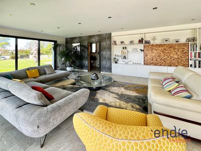 Maison - 185 m² - 6 pièces