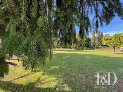 Maison - 411 m² - 11 pièces