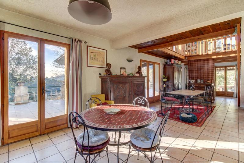 Villa - 188 m² - 6 pièces