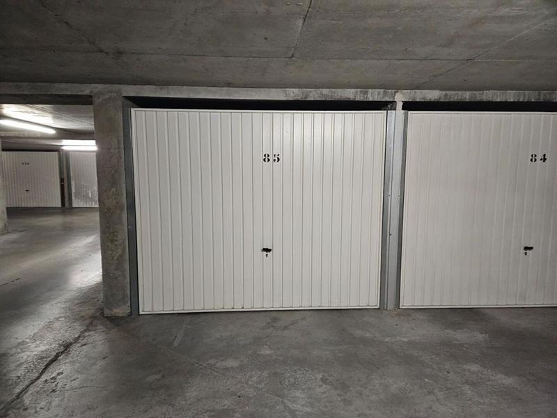 Parking / Garage