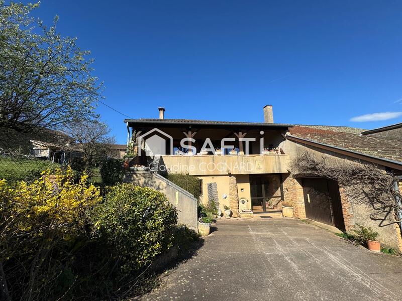 Maison - 268 m² - 11 pièces