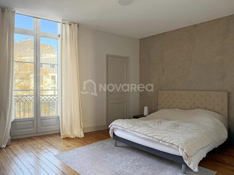 Immeuble - 239 m² - 8 pièces