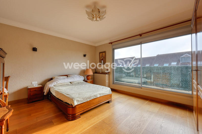 Appartement - 141 m² - 7 pièces