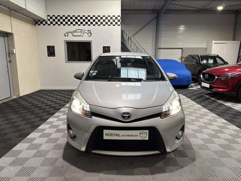 Toyota Yaris France 1.5 VVTi 16v Hsd Hybrid 100h E-Cvt 75 cv Boîte auto