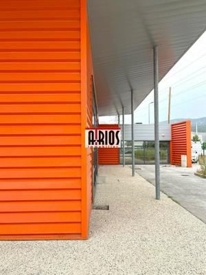 Local d'activité / Entrepôt - 290 m²