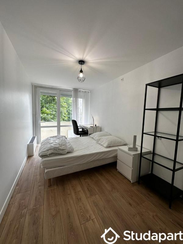 Chambre - 11 m² - 1 pièce