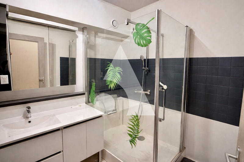 Appartement - 90 m² - 4 pièces