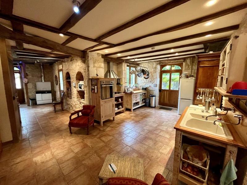 Maison - 209 m² - 9 pièces