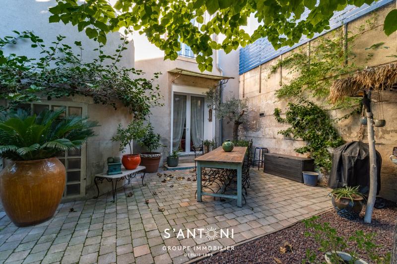 Maison - 201 m² - 7 pièces