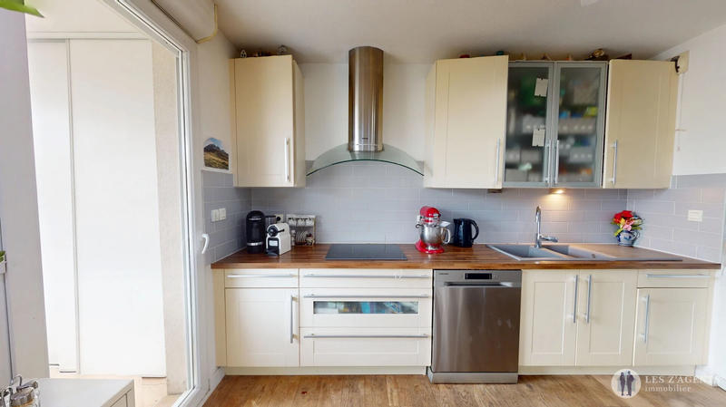 Appartement - 96 m² - 5 pièces