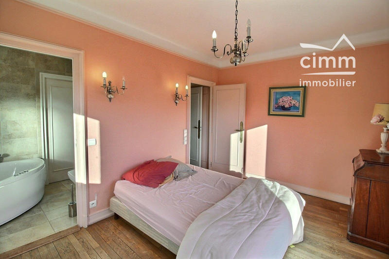 Maison - 278 m² - 7 pièces