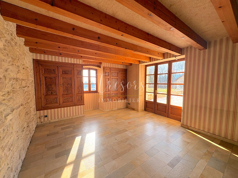 Maison - 203 m² - 8 pièces