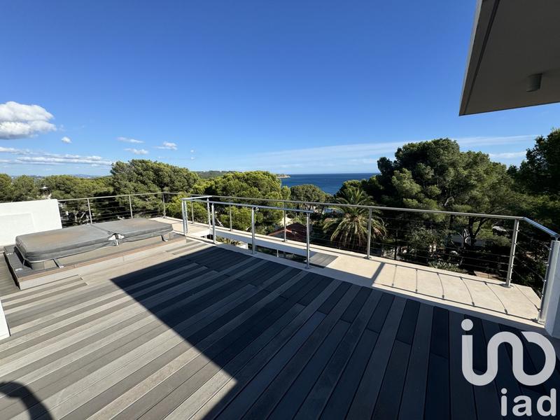 Maison - 227 m² - 7 pièces