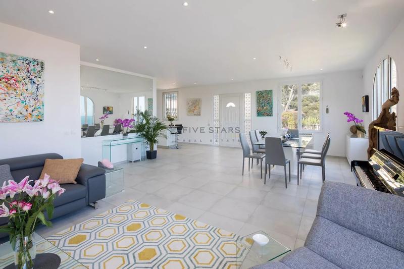 Villa - 230 m² - 6 pièces