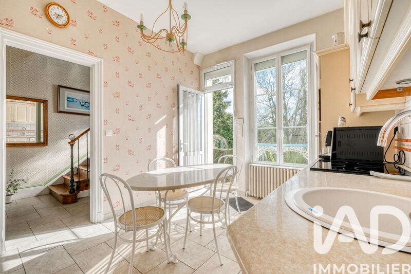 Maison - 169 m² - 8 pièces
