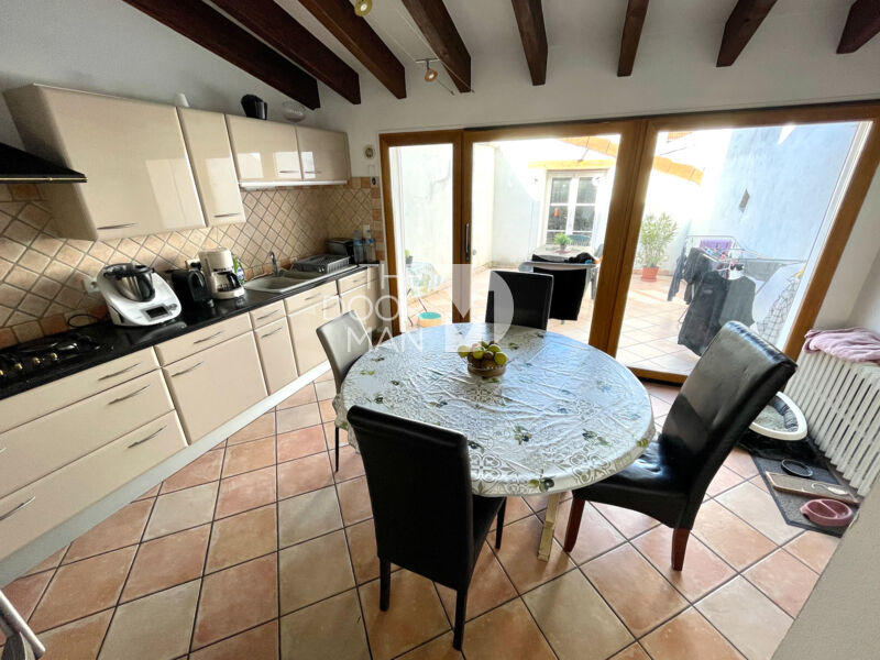 Immeuble - 176 m² - 12 pièces