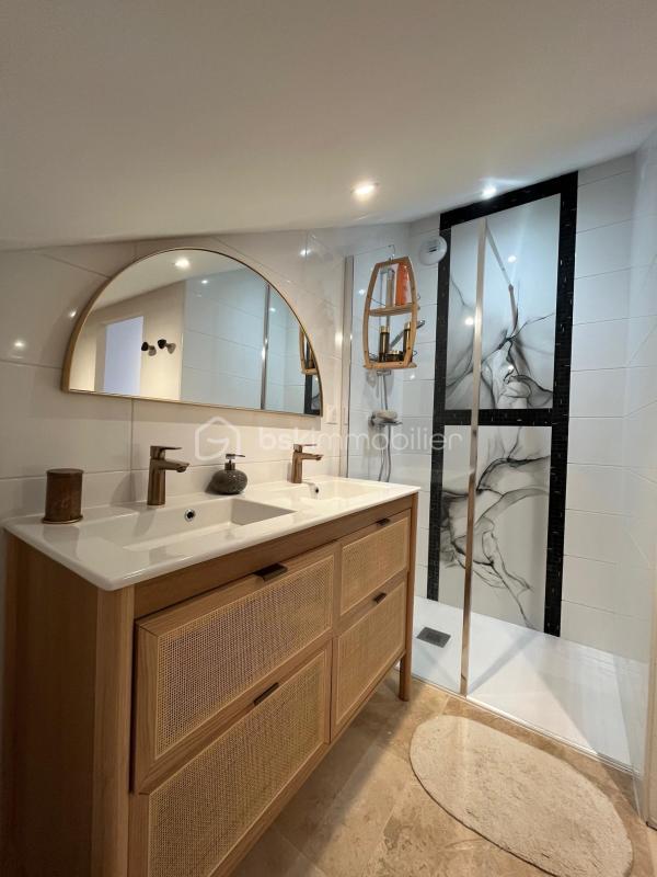 Appartement - 82 m² - 3 pièces