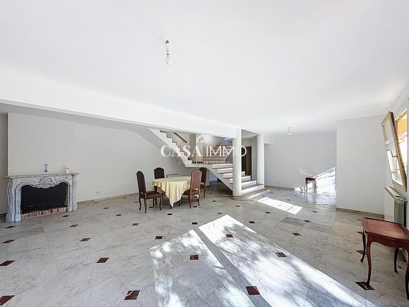 Maison - 197 m² - 4 pièces