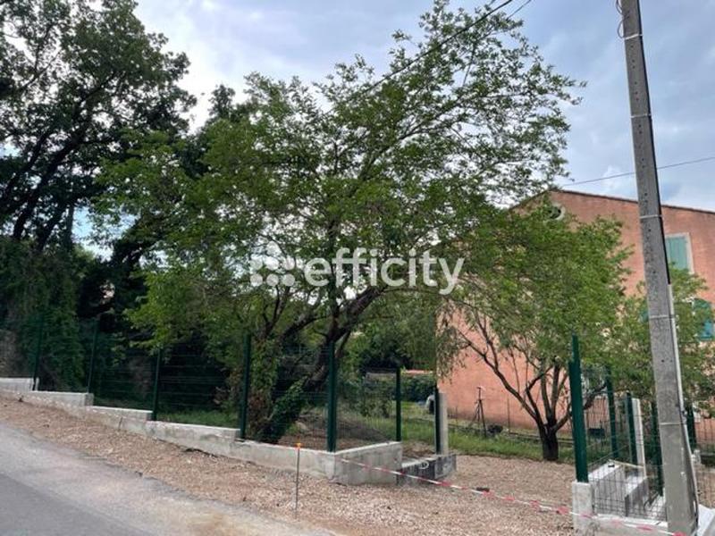 Terrain constructible - 305 m²