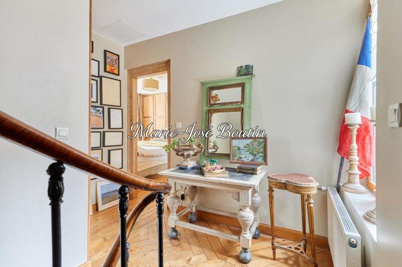 Maison de ville - 205 m² - 8 pièces