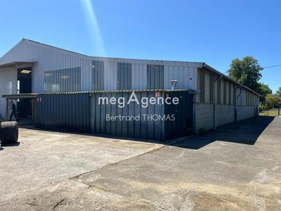 Local commercial - 3 252 m² - 6 pièces