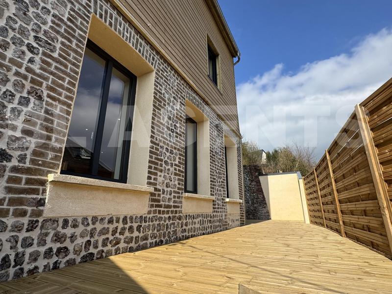 Maison - 120 m² - 5 pièces